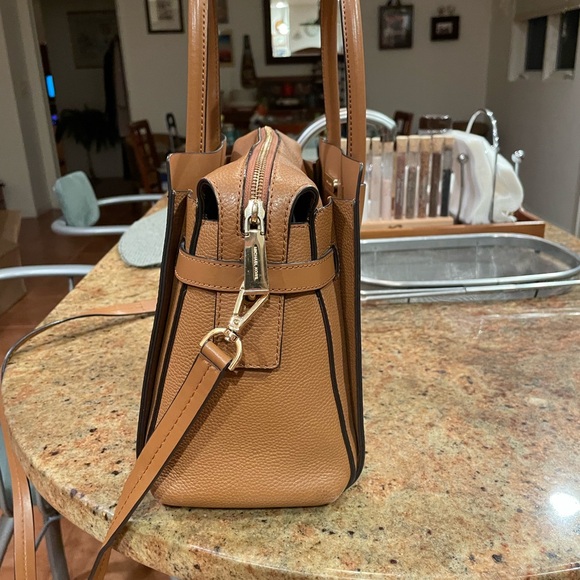 This bag has been used three times excellent condition - Picture 13 of 13